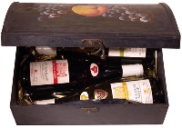 Frais de port inclus dans le prix, offrez le � vos amis ...pour une exp�dition en france m�tropolitaineLe Coffret Bourguignon avec 3 bouteilles, il�contient 1 Saint Bris 2009 + 1 Bourgogne C�tes d'Aux... 