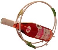Ce verseur est vendu sans la bouteille, pr�vu pour contenir une bouteille de bourgogne type traditionnelle, � composer selon votre guise. 