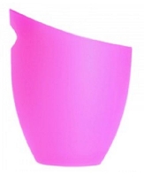 Ce seau rafraîchisseur de design moderne, de couleur rose, ce seau est très robuste, il est quasi incassable de par sa conception en acrylique. 
