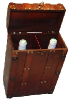 Frais de port inclus dans le prix, faites plaisir à vos amis ...pour une expédition en france métropolitaine. Valise Vendange en bois contenant une bouteille de saint bris et un Bourgogne Aligoté... 