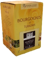 frais de port compris dans le prix. Il sagit d'un cubi de 5 litres, une fois entamé, ce cubi vous permet de conserver le vin pendant 2 mois. Ce bag in box est très pratique pour les banquets, annive... 
