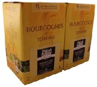 frais de port compris dans le prix. Il sagit d'un cubi de 5 litres, une fois entamé, ce cubi vous permet de conserver le vin pendant 2 mois. Ce bag in box est très pratique pour les banquets, annive... 